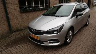 Damaged car Opel Astra Opel Astra Sports Tourer 1.2 Business Edition 2021/10