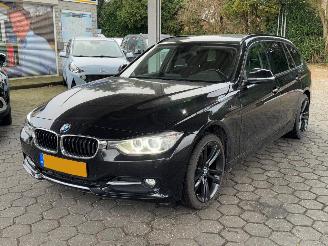 Schadeauto BMW 3-serie 320 i. F31. Station 2013/6