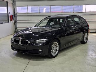 Vaurioauto  passenger cars BMW 3-serie 318D 2015/6