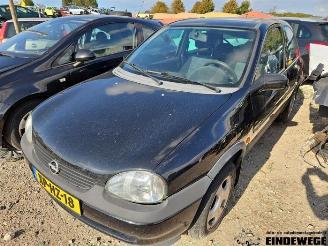 Vrakbiler auto Opel Corsa Corsa B (73/78/79), Hatchback, 1993 / 2000 1.2i 16V 1999/1
