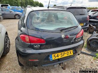 Alfa Romeo 147 147 (937), Hatchback, 2000 / 2010 1.6 Twin Spark 16V picture 2
