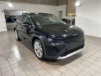 krockskadad bil auto Skoda Elroq 85 Loft 210kW KAM/NAVI 2026/2