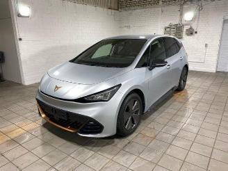 krockskadad bil auto Cupra Born KAM/NAVI 2024/6