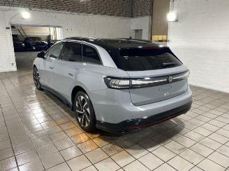 Voiture accidenté Volkswagen ID.7 Tourer Pro 82 kWh PANO/HUD/AHK/360/H&K/NAVI 2024/12