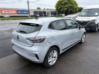 krockskadad bil auto Renault Clio  2024/3