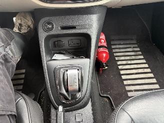 Renault Captur 1.2 TCe Initiale Paris picture 17