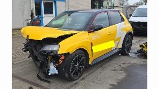 disassembly passenger cars Renault 4 5 E-Tech electric, Hatchback 5-drs, 2024 52 kWh 2024/11
