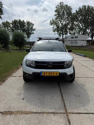 skadebil auto Dacia Duster 4X4 SUV 2011/1