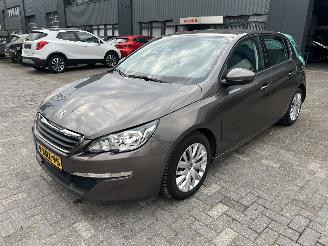 Damaged car Peugeot 308 1.2E THP BLEU LEASE 2014/9