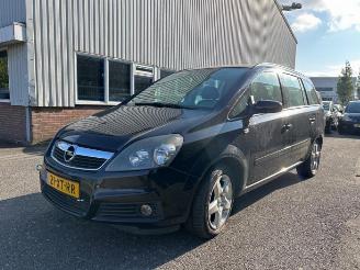 Coche siniestrado Opel Zafira Zafira (M75), MPV, 2005 / 2015 1.8 16V Ecotec 2007/9