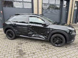 Citroën C4 cactus 1.2 VTI FEEL picture 2