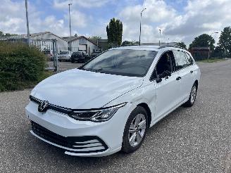 krockskadad bil auto Volkswagen Golf 8 Variant 1.0 eTSI Automaat /6