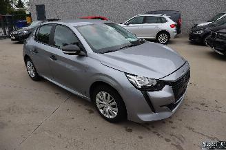 Unfallwagen Peugeot 208 1.2 BENZ 2022/12