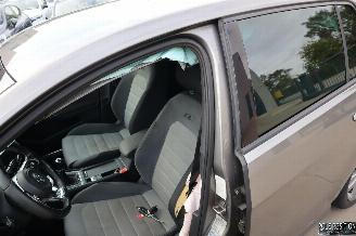 Volkswagen Golf 1.6 TDI picture 12