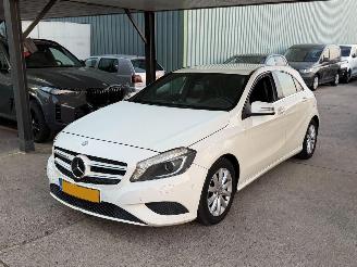 Damaged car Mercedes A-klasse 180cdi  NAP LED XENON 2014/3