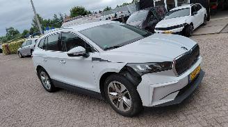 skadebil auto Skoda Enyaq 204pk   clima navi    80kw accu 2022/2