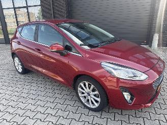 krockskadad bil auto Ford Fiesta 1.0 AUTOMAAT TITANIUM RIJDBARE SCHADE BOUWJAAR 2017 7850 EURO 2017/12