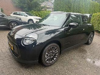 Schadeauto Mini Cooper E BLACKYARD 40.7 KHW NIEUW NIEUW 2026/3