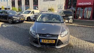 skadebil auto Ford Focus III Turnier 1.0 EcoBoost 2014/2