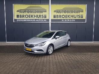 uszkodzony samochody osobowe Opel Astra 1.0 Edition 2016/2