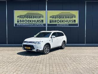 damaged passenger cars Mitsubishi Outlander 2.0 PHEV Executive Edition 2015/9