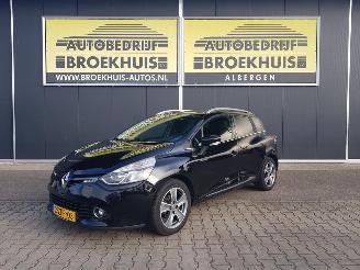 Damaged car Renault Clio Estate 0.9 TCe Night&Day 2015/1