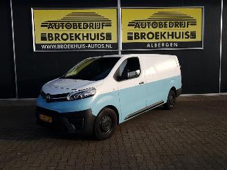 dañado vehículos comerciales Toyota Proace Worker 2.0 D-4D Cool Comfort Long 2017/7