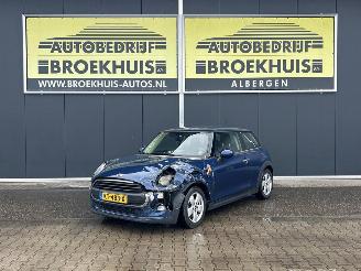 Voiture accidenté Mini One Mini 1.5 D Pepper Business 2014/8