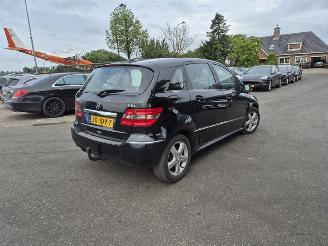 Damaged car Mercedes B-klasse 180 CDi 2009/4