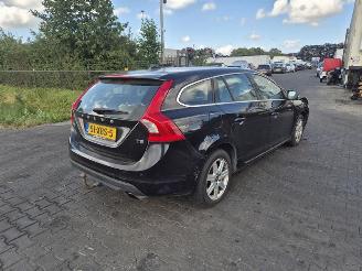 Autoverwertung Volvo V-60 T3 2012/5