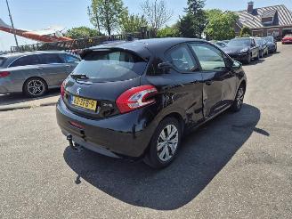Schadeauto Peugeot 208 1.2 Vti 2012/10