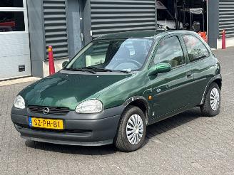 Unfallwagen Opel Corsa -B 1.4i Hatchback  Benzine 1.389cc 44kW (60pk) FWD 1998/2