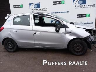 Coche siniestrado Mitsubishi Space-star Space Star (A0), Hatchback, 2012 1.0 12V 2020/10