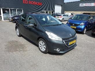 uszkodzony samochody osobowe Peugeot 208 1.2 VTI ACCESS 2013/2