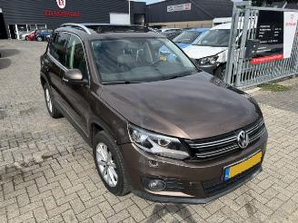 Vaurioauto  passenger cars Volkswagen Tiguan 1.4 TSI  Sport&Style Pano 160pk 2012/6