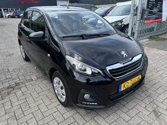 Vaurioauto  passenger cars Peugeot 108 1.0 e-VTI 5-drs Airco 2016/7