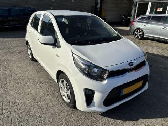Vaurioauto  passenger cars Kia Picanto 1.0 5-drs Comfortline airco 2020/9