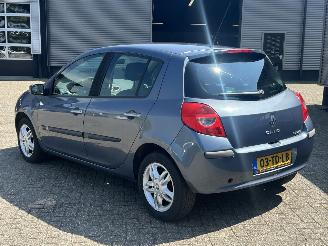 Renault Clio 1.6-16V Privilège picture 3