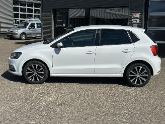 Volkswagen Polo 1.2 TSI Highline 5drs 1e eigenaar picture 2