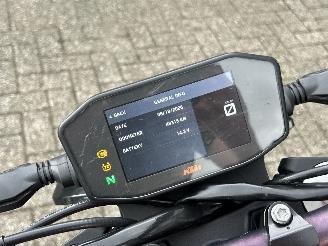 KTM  890 Duke picture 20