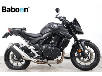 krockskadad bil motor Honda CB 750 Hornet 2025/2