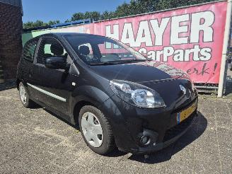 Schadeauto Renault Twingo 1.5 dci dynamic 2011/7