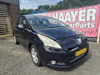 skadebil auto Peugeot 5008 1.6 VTI blue lease 7P 2011/2