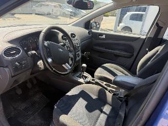 Ford Focus 1.8-16V Ambiente Flexifuel picture 12