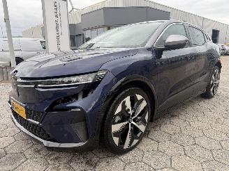 damaged passenger cars Renault Mégane E-Tech EV60 Optimum Charge Techno 2024/5