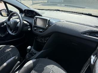 Peugeot 208 1.2 VTi Active picture 14