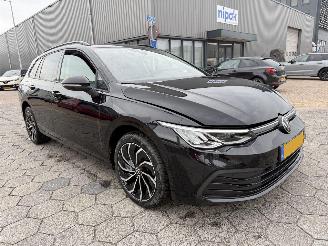 Vaurioauto  passenger cars Volkswagen Golf Variant 1.0 eTSI Life Business 2023/1