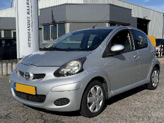 uszkodzony samochody osobowe Toyota Aygo 1.0-12V Comfort 2010/12