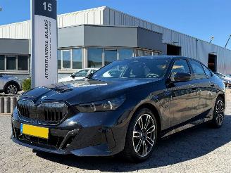 Vaurioauto  passenger cars BMW 5-serie 530e 2025/12