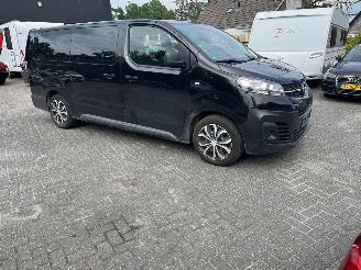 skadebil auto Opel Vivaro Zafira 2.0 CDTI L3 H1 9 persoons 2022/11